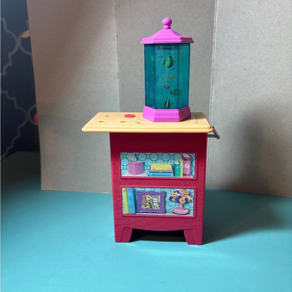 Barbie Dreamhouse Vanity with Fish Tank